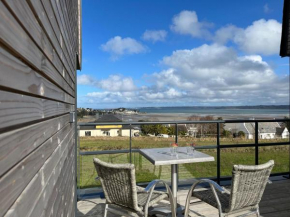 Studio with terrace and superb sea view